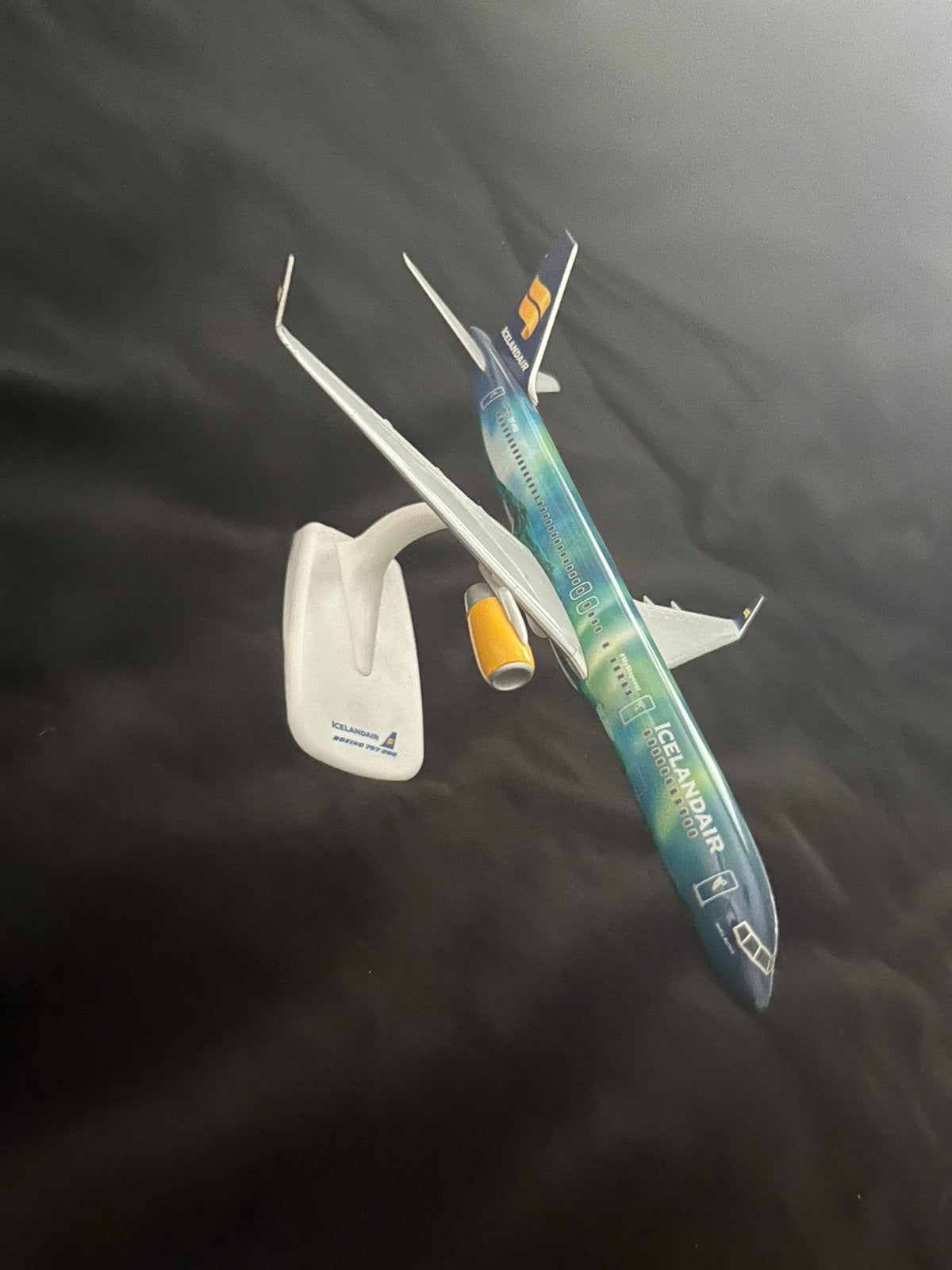 B757 icelandair, 1:72 tot 1:144, Nieuw, Vliegtuig, Ophalen