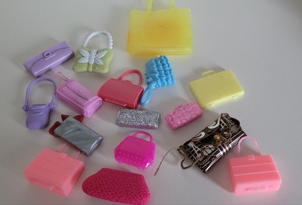 Barbie tasjes vintage en modern, Ophalen of Verzenden, Zo goed als nieuw, Accessoires