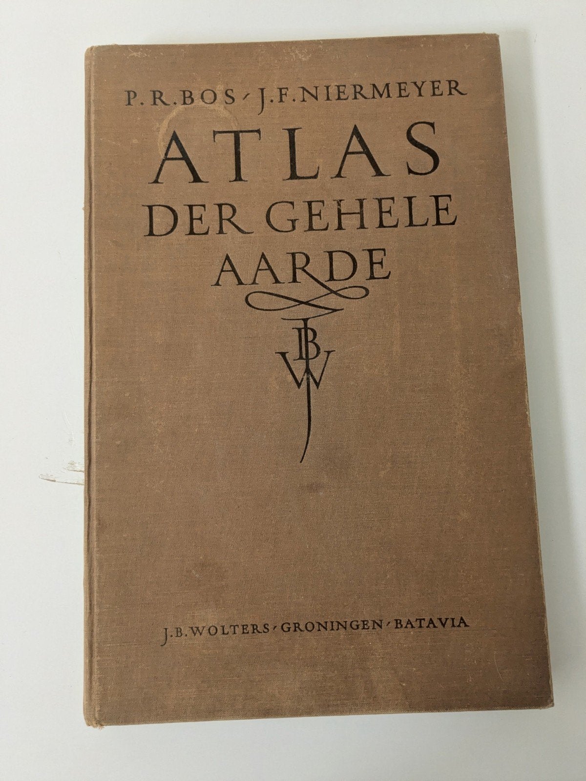 Atlas, schoolatlas en atlas van de wereldgeschiedenis, Boeken, Ophalen of Verzenden, Zo goed als nieuw, 1.J. B. Wolters 2. Kate Santin en Liza MacKay