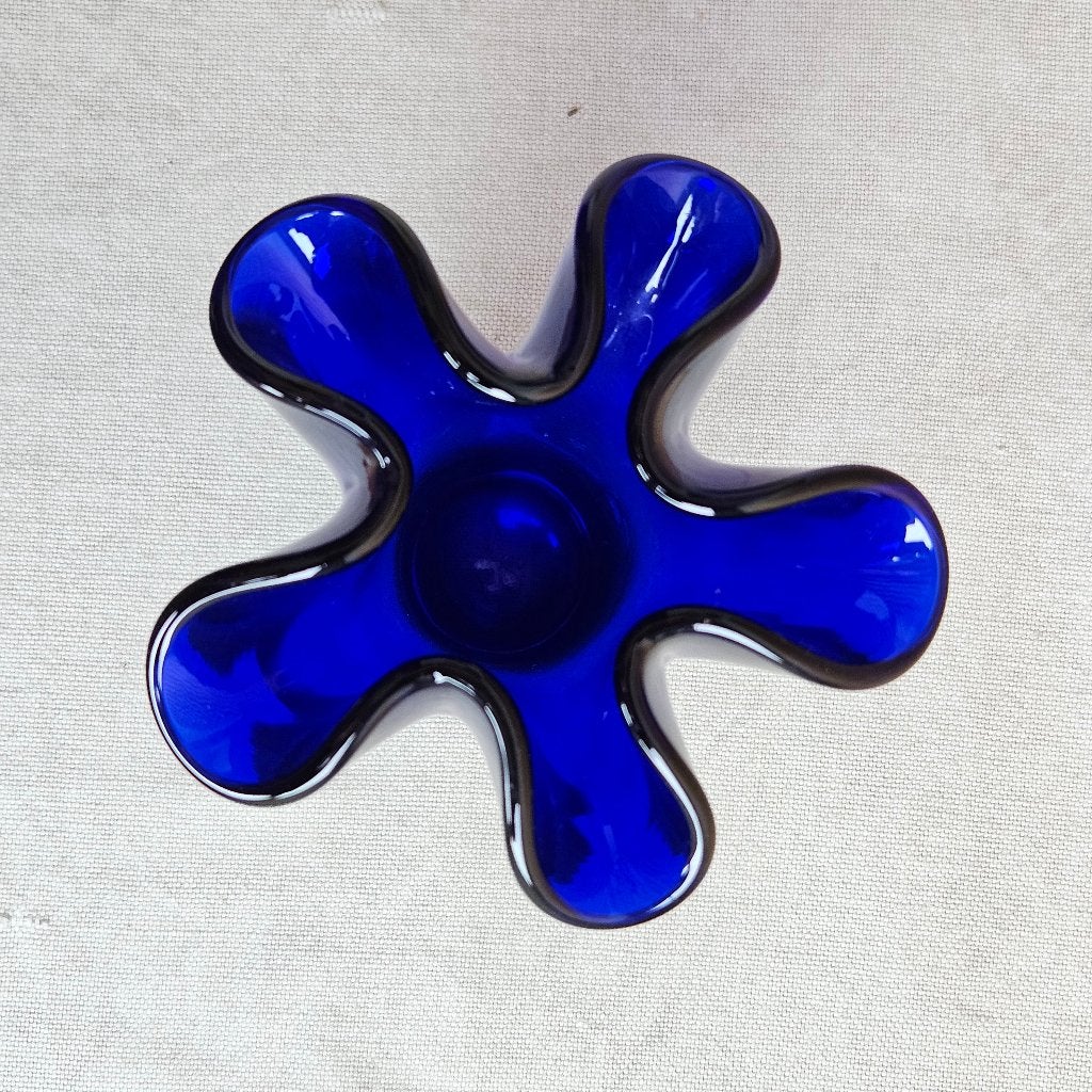 Vintage blauw glazen zakdoekvaasje handgemaakt, Antiek en Kunst, Ophalen of Verzenden