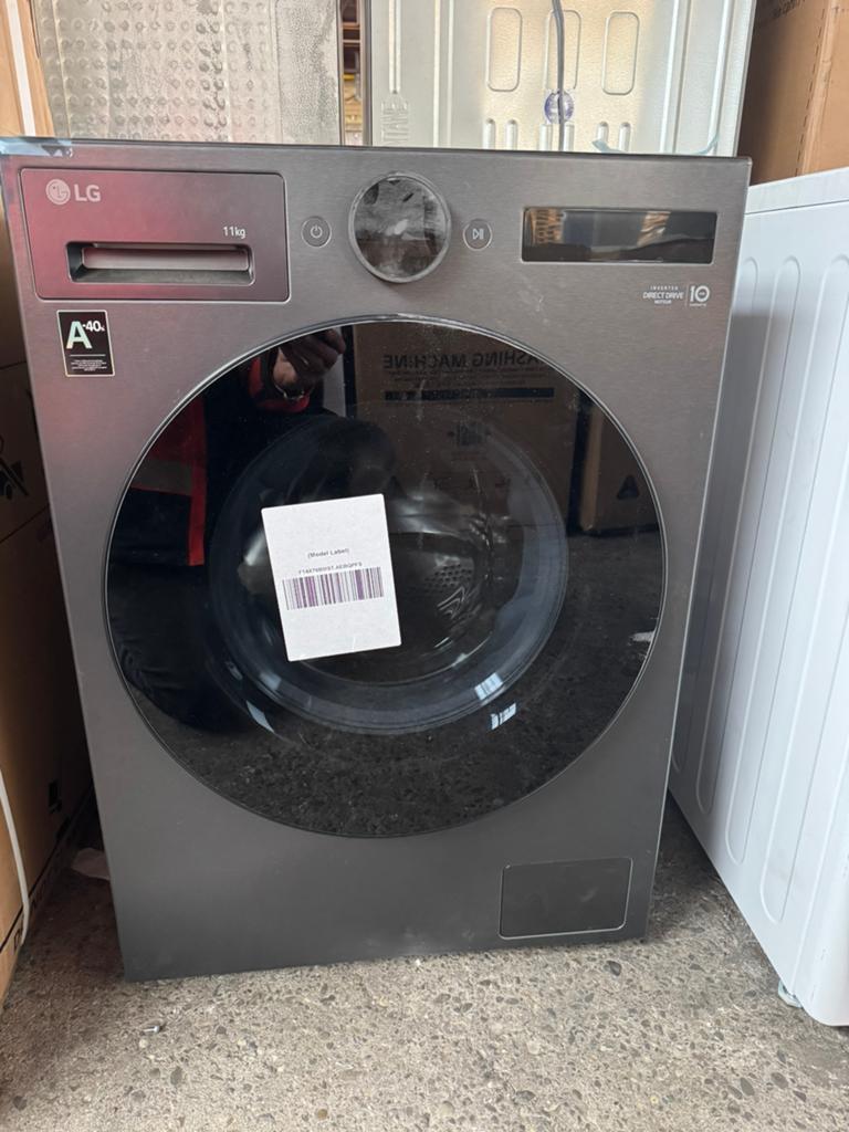 11kg wasmachine LG nieuw met garantie, Witgoed en Apparatuur, 1200 tot 1600 toeren, 10 kg of meer, Nieuw, Ophalen of Verzenden