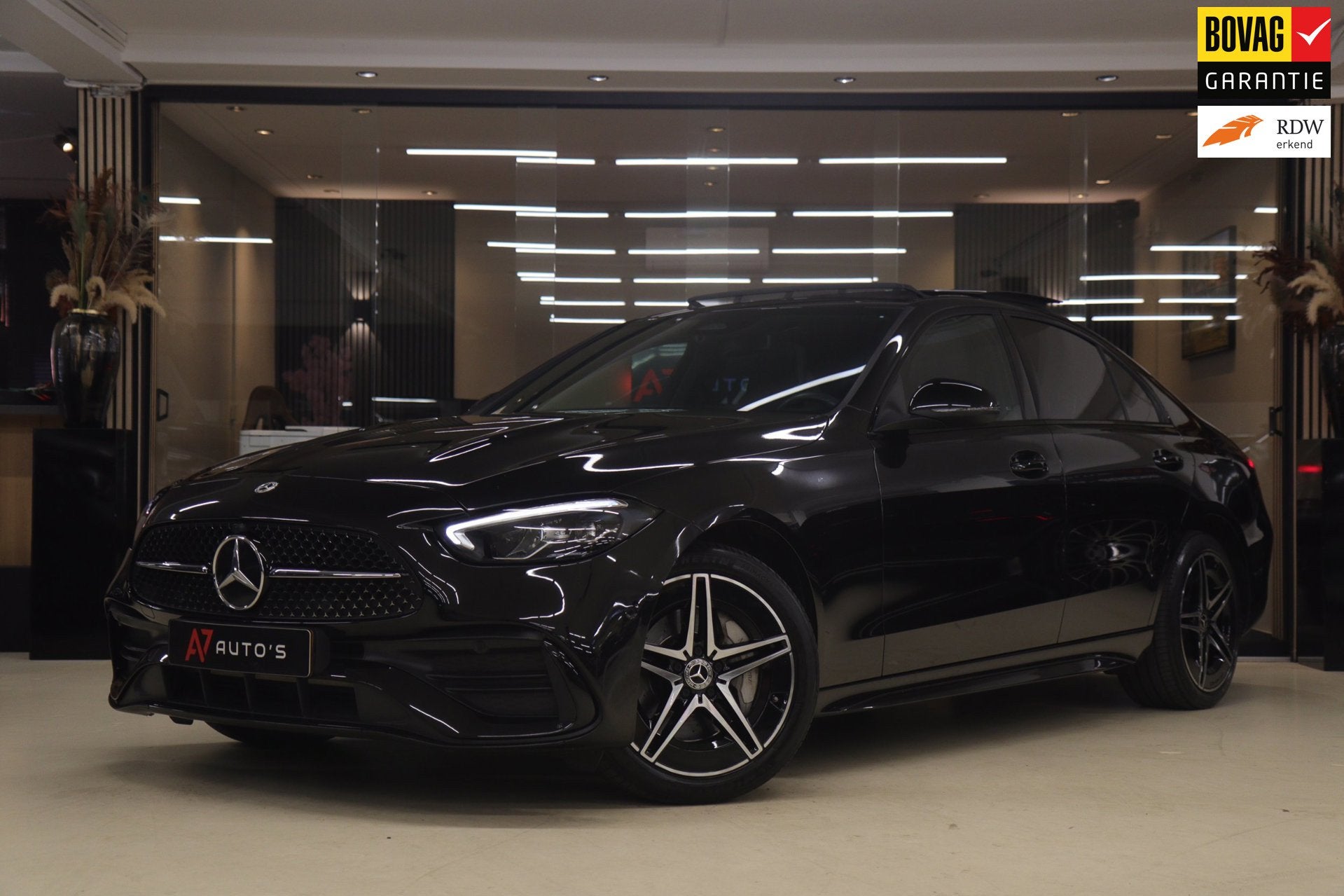 Mercedes-Benz C-klasse 300 E AMG Line PANO/CARPLAY/SFEERV/CA