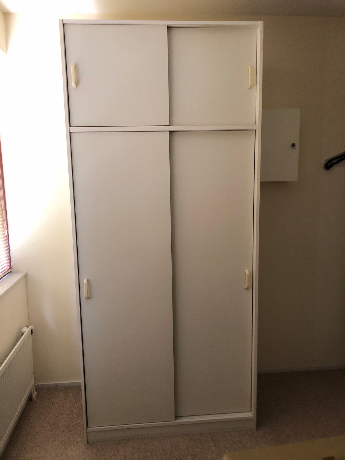 Witte kledingkast hang leg  kast met schuifdeuren en planken, Ophalen, Met plank(en), Gebruikt, 200 cm of meer