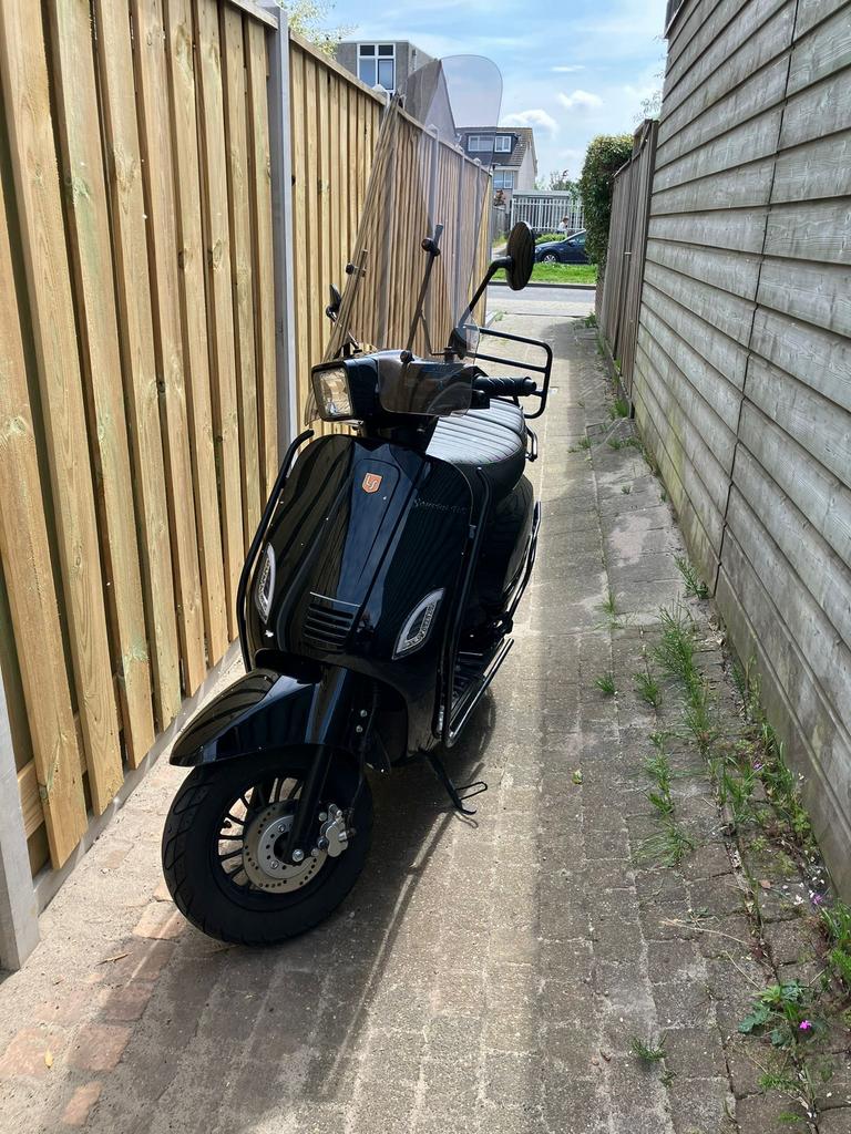 La souris scooter 2023, Fietsen en Brommers, Snorfietsen en Snorscooters, Zo goed als nieuw, Overige merken, Benzine, Ophalen