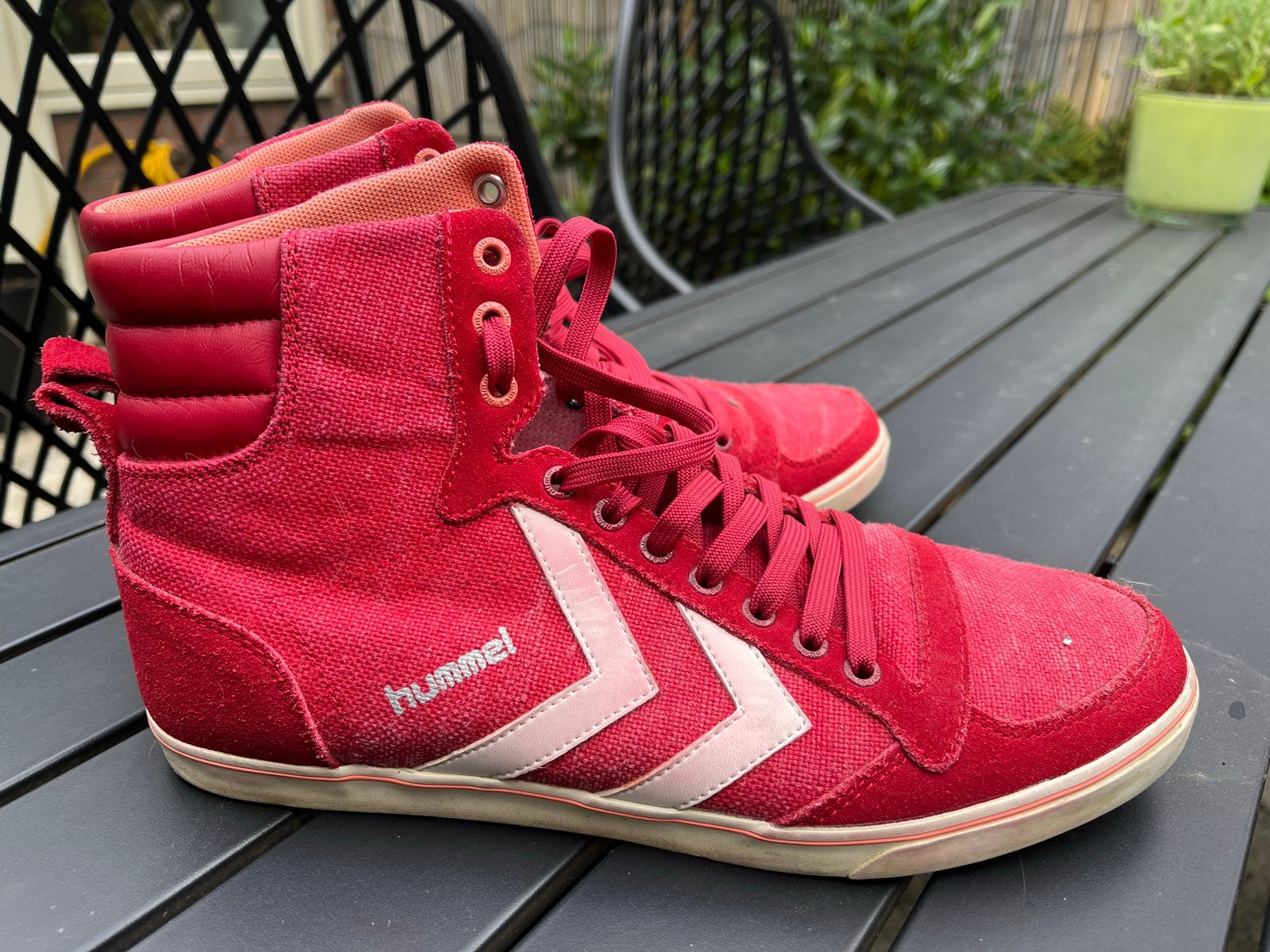 Hoge Hummel sneakers van rode stof - Maat 40, Kleding | Dames, Schoenen, Ophalen of Verzenden, Sneakers of Gympen, Gedragen, Rood