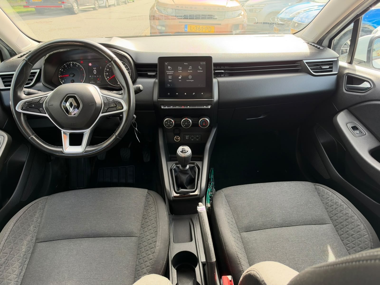 Renault Clio 1.0 TCe Zen, Navigatie, CarPlay/Android, Stoel, Auto's, Voorwielaandrijving, Gebruikt, 580 kg, Wit