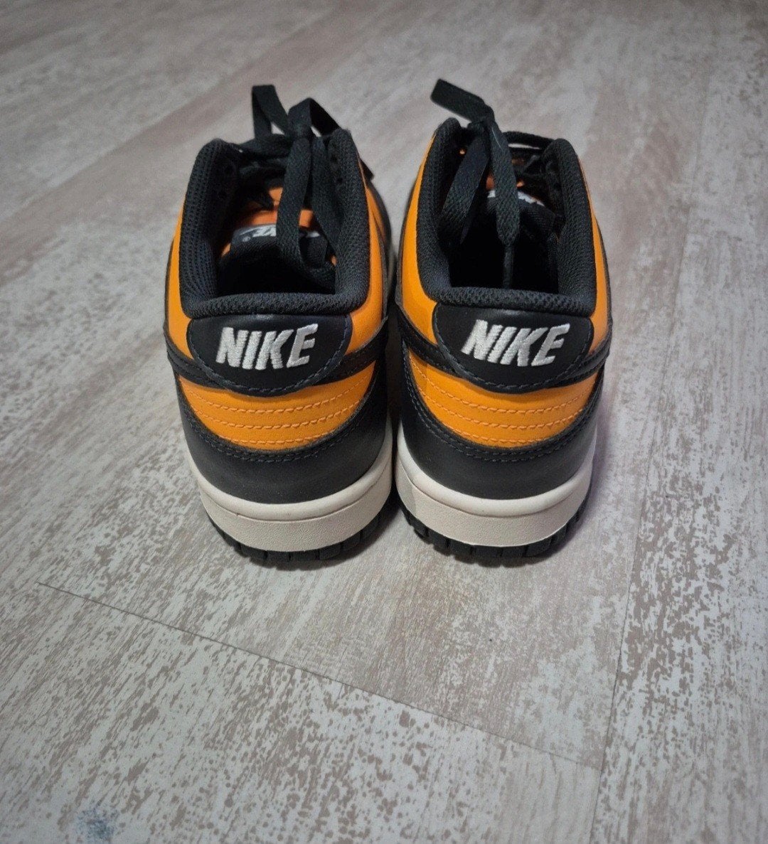 Nike Dunk Low - Maat 38,5, Nike, Oranje, Ophalen of Verzenden, Sneakers of Gympen