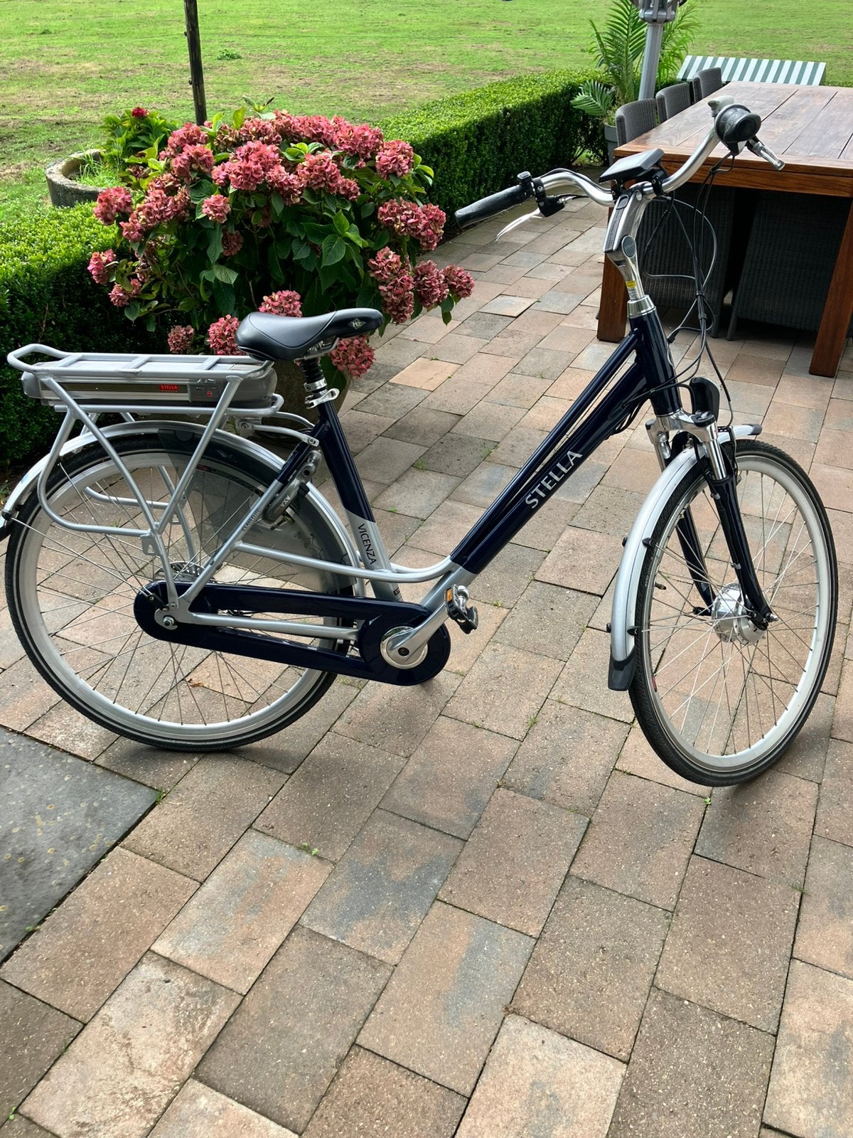 Stella Vicenza 2710 km mee gefietst in nieuw staat, Zo goed als nieuw, 51 tot 55 cm, 50 km per accu of meer, Ophalen