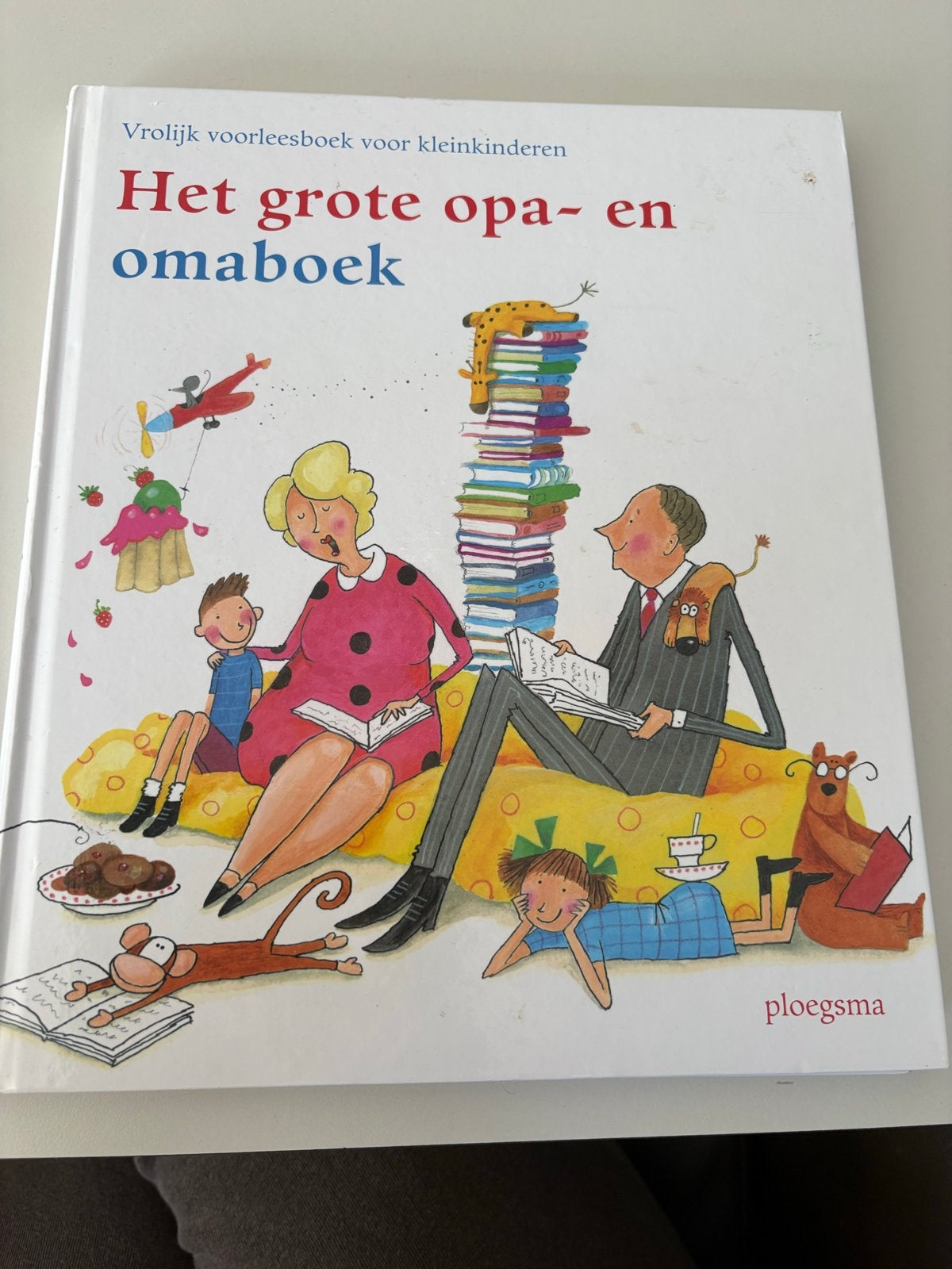 Het grote opa- en omaboek - Voorleesboek voor kleinkinderen, Ophalen of Verzenden, Zo goed als nieuw, Fictie algemeen