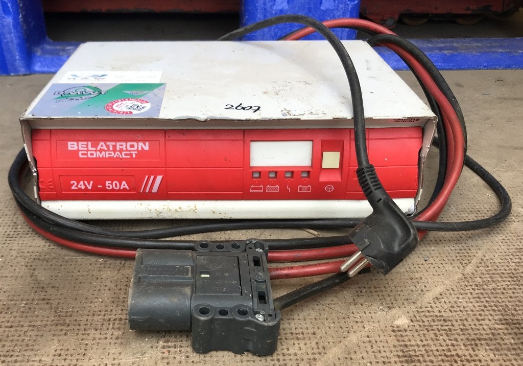 Acculader, Benning, Belatron Compact, 230 volt, 24V 50A, Auto-onderdelen, Gebruikt