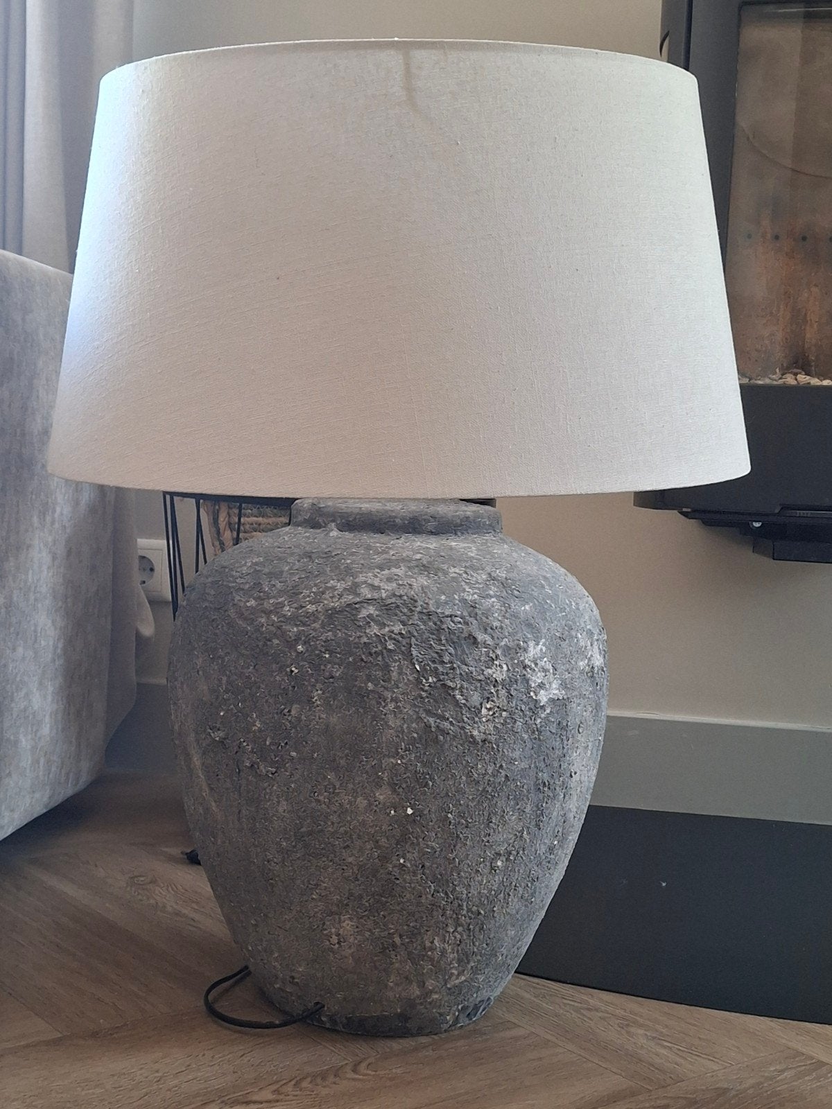 Grote kruiklamp met robuuste voet en lichte kap, Ophalen, Zo goed als nieuw, Grijs, Schemerlamp