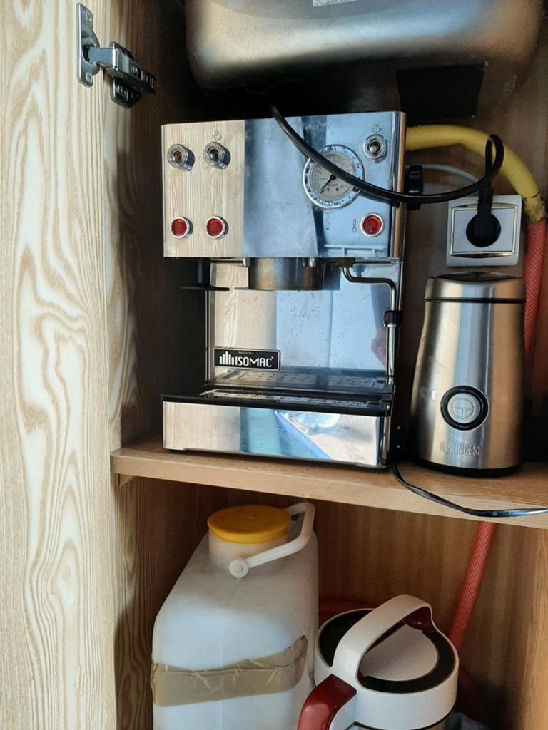 Isomac Espresso Apparaat met Bonenmaler, Witgoed en Apparatuur, Koffiezetapparaten, Stoompijpje, Gebruikt, Espresso apparaat, 1 kopje