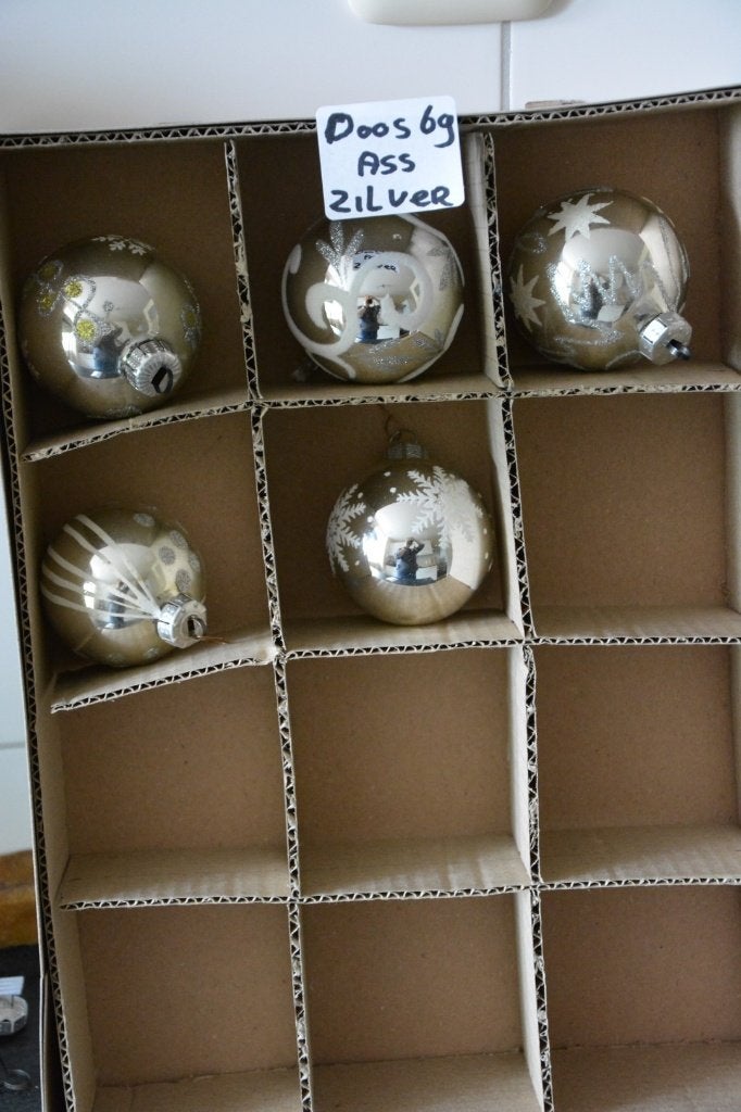 Kerstballen zilver Doos 69, Ophalen of Verzenden, Zo goed als nieuw