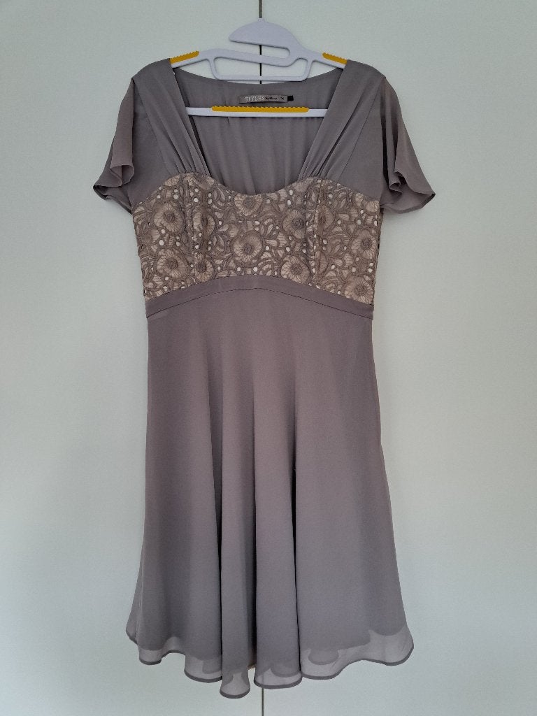 Grijze jurk galajurk feestjurk Steps maat 36 / S als nieuw, Kleding | Dames, Ophalen of Verzenden, Zo goed als nieuw, Knielengte