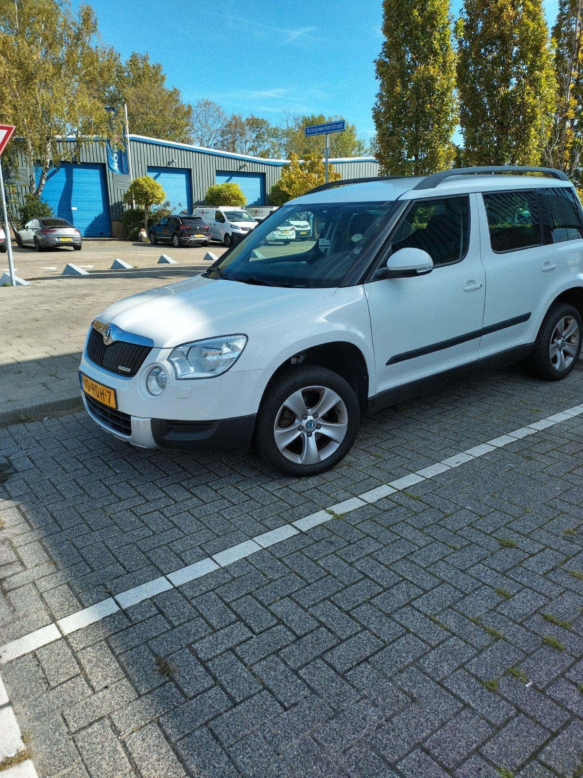 Skoda Yeti 1.6 TDI 77KW 2011 (Nieuwe distributieriem set), Auto's, Voorwielaandrijving, Stof, 4 cilinders, Wit