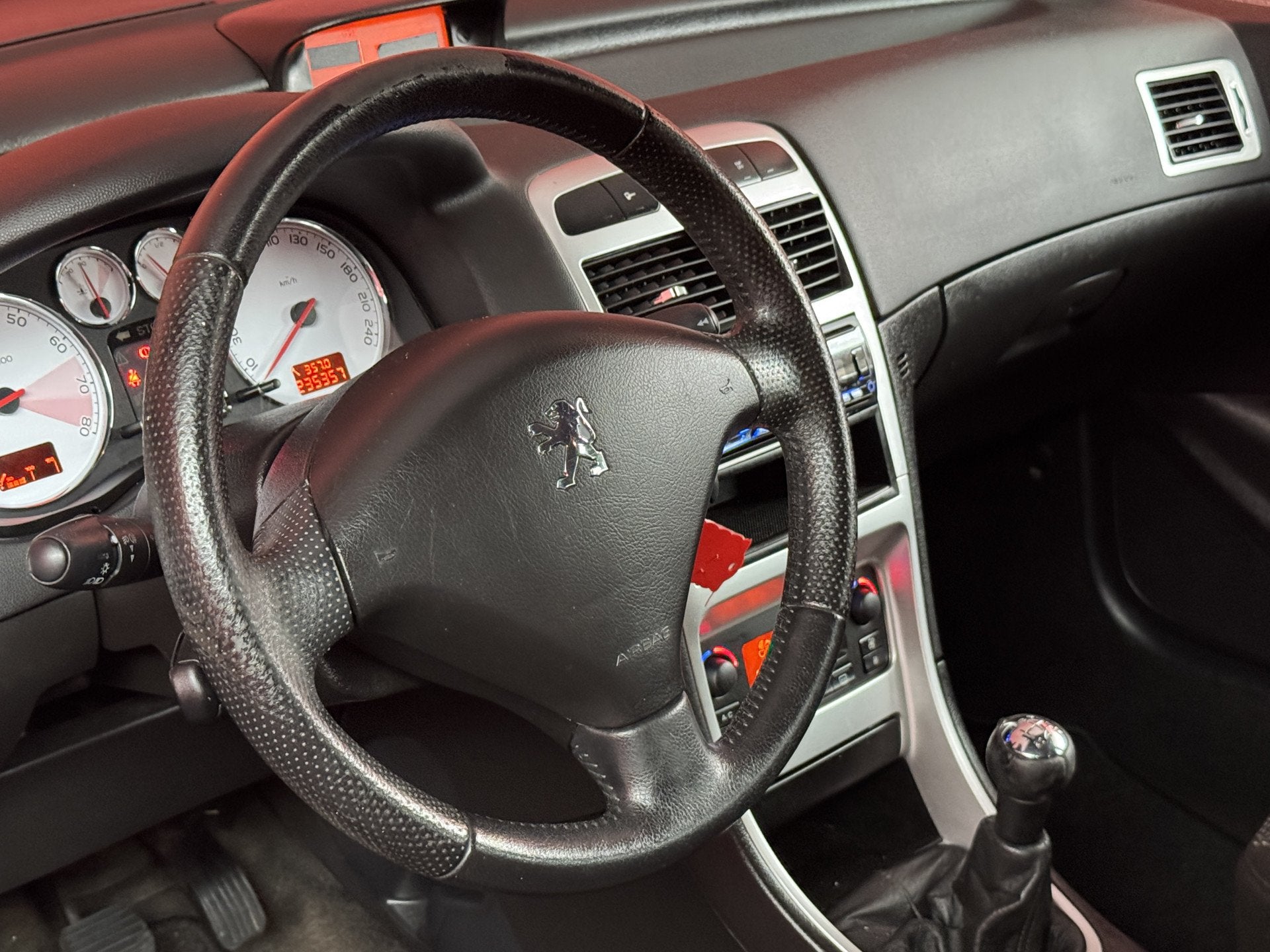 Peugeot 307 SW 2.0-16V Premium | APK 07-11-2027 | Inruilkoop, Gebruikt, Zwart, 4 cilinders, Blauw