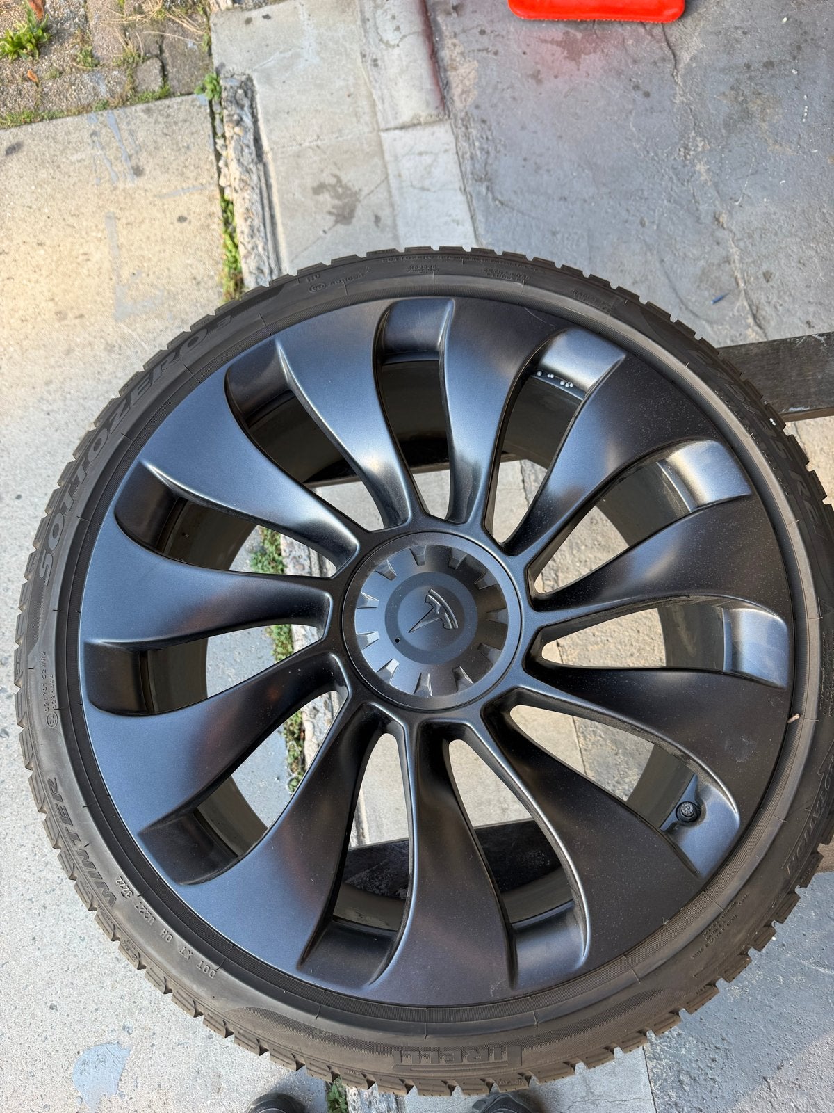 Tesla Model Y 21 inch winterband met Gemini velgen
