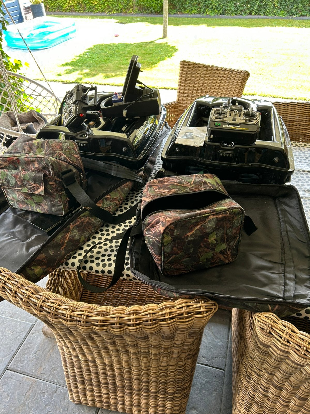 Twee defecte voerboten, Ophalen, Gebruikt, Overige typen