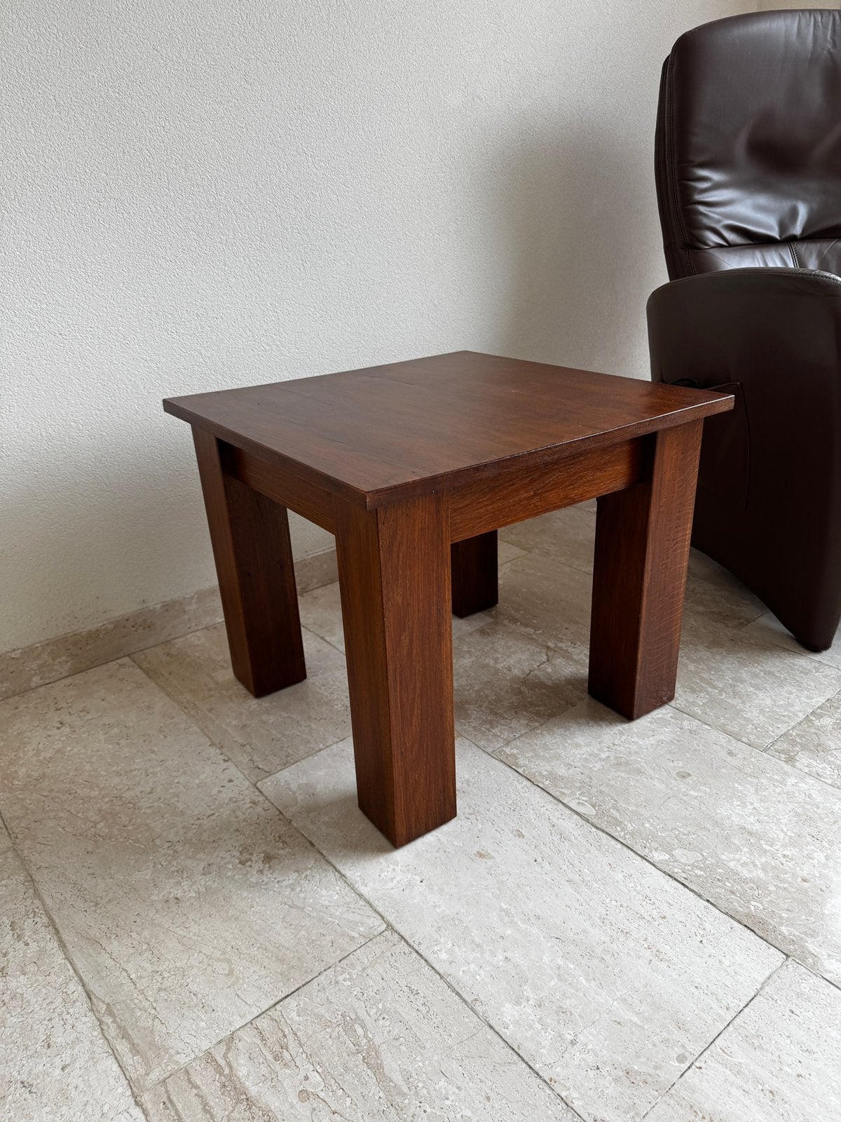 Eiken bijzettafel , handgemaakt van kerkbanken, Huis en Inrichting, Gebruikt, Vierkant, 55 tot 75 cm, Hout