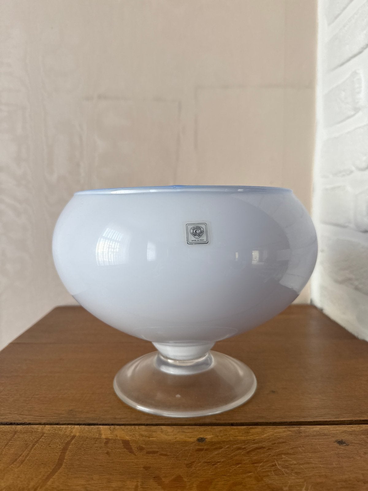 Vintage Murano Glas Kom op Voet - Wit met Blauwe Binnenkant, Ophalen of Verzenden
