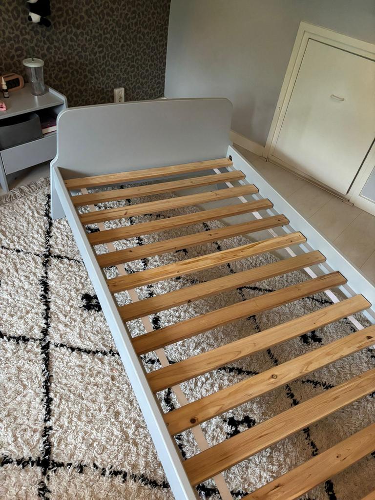 Grijs eenpersoonsbed 90x190 met matras, Ophalen, Gebruikt, 90 cm, Eenpersoons