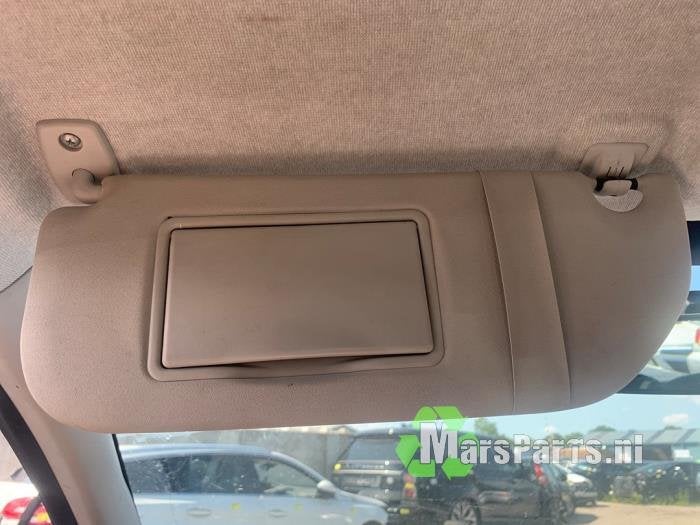 Zonneklep van een Citroen C1