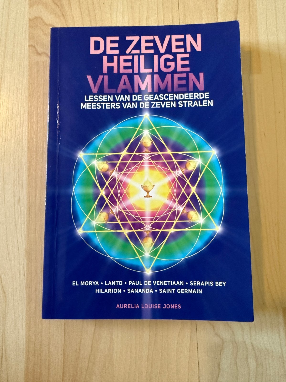 Aurelia Louise Jones - De zeven heilige vlammen, Gelezen, Spiritualiteit algemeen, Overige typen, Ophalen of Verzenden