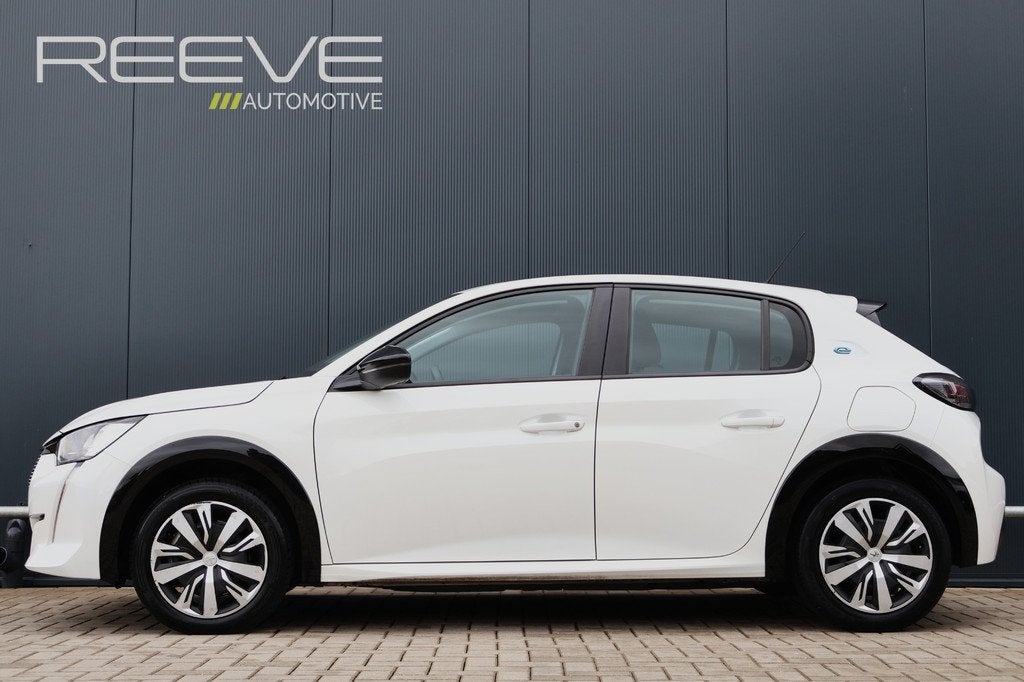 Peugeot e-208 EV Active 50 kWh 3-fase 92% soh | Apple Carpla, Gebruikt, Zwart, 24 min, Wit