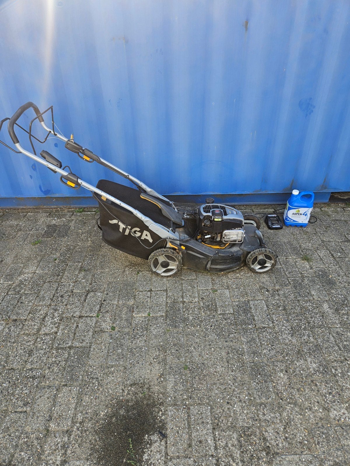Stiga Twinclip 55 SVEQ B Benzine Grasmaaier, Ophalen, Cirkelmaaier, Gebruikt, Stiga