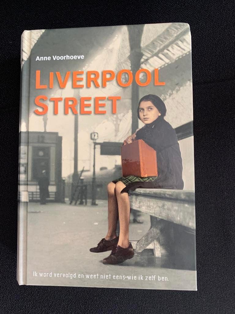Anne Voorhoeve - Liverpool street, Ophalen of Verzenden, Zo goed als nieuw, Anne Voorhoeve