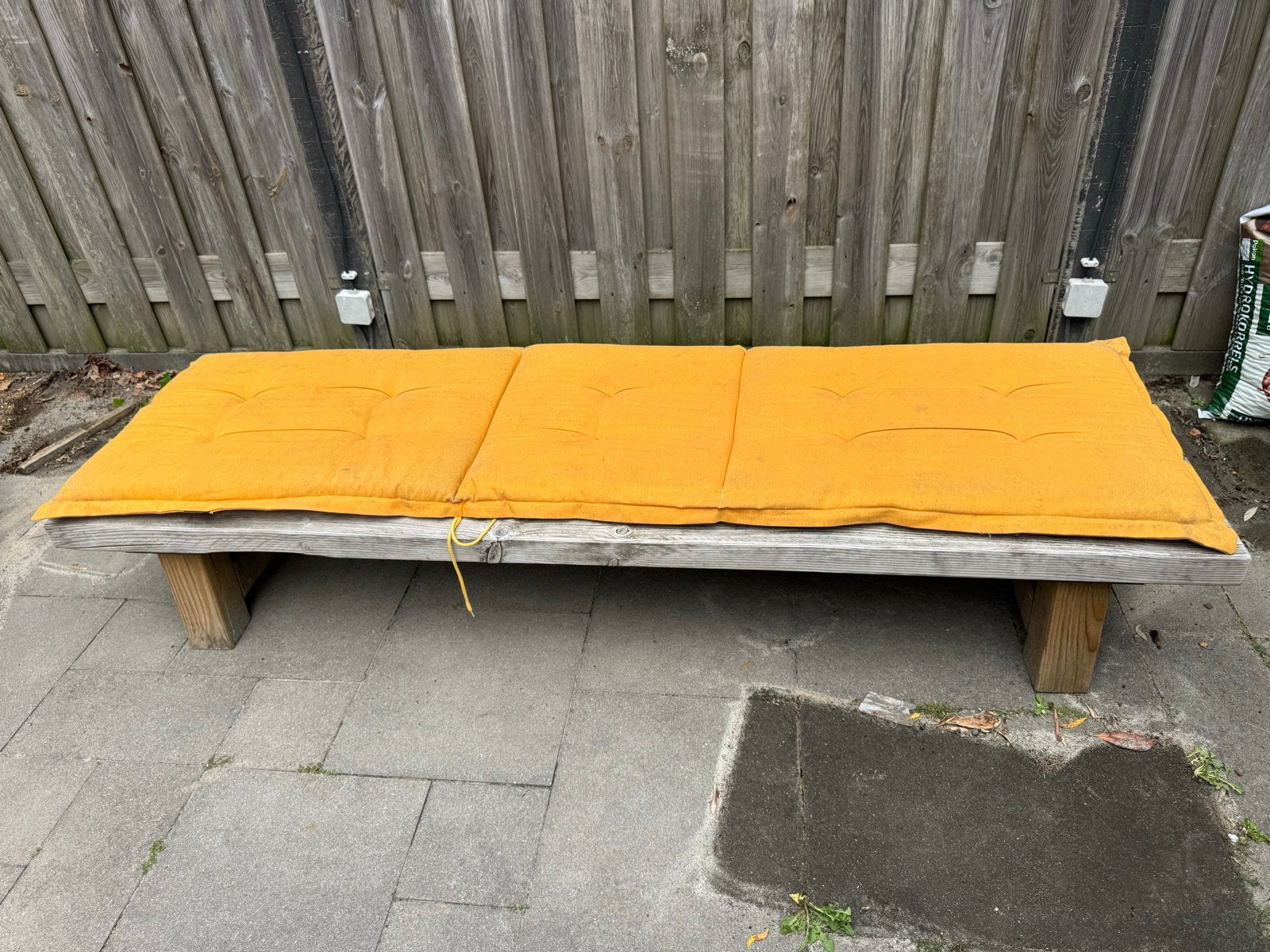 Houten loungebank met Madison kussen (200x65x30 cm), Tuin en Terras, Tuinsets en Loungesets, Ophalen, Gebruikt, Hout, Bank