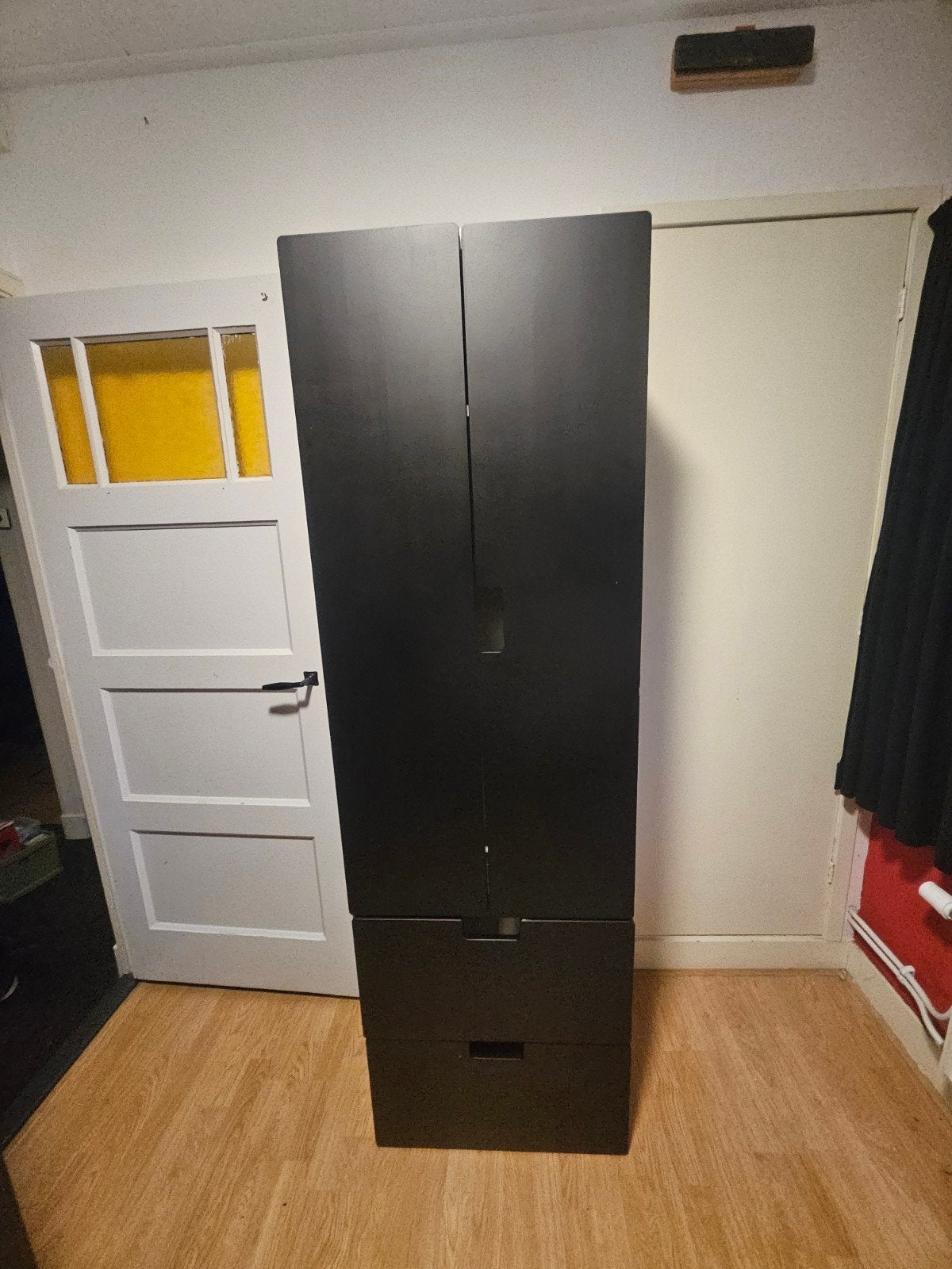 stuva kast met zwart geverfde deurtjes en ladea, 50 tot 100 cm, 150 tot 200 cm, 50 tot 75 cm, Ophalen