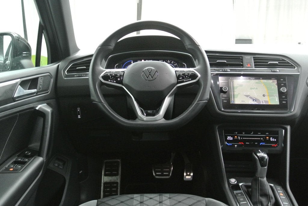 Volkswagen Tiguan 1.4 TSI 245pk DSG eHybrid R-Line Business+, Auto's, Stof, Met garantie (alle), Zwart, Grijs