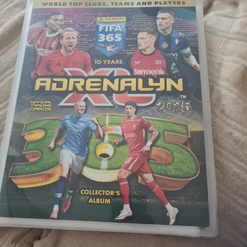 Panini FIFA 365 Adrenalyn XL 2025 Collector's Album, Ophalen of Verzenden, Nieuw, Buitenlandse clubs, Overige typen