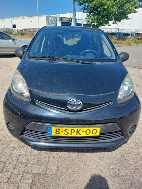 Toyota Aygo 1.0 VVT-i Now, Auto's, Euro 5, Gebruikt, 4 stoelen, Origineel Nederlands