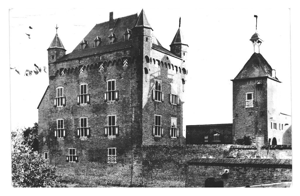 948823	Doorwerth	1974 Gld Kasteel	Gelopen met postzegel, Verzamelen, Ansichtkaarten | Nederland, Ophalen of Verzenden, 1960 tot 1980