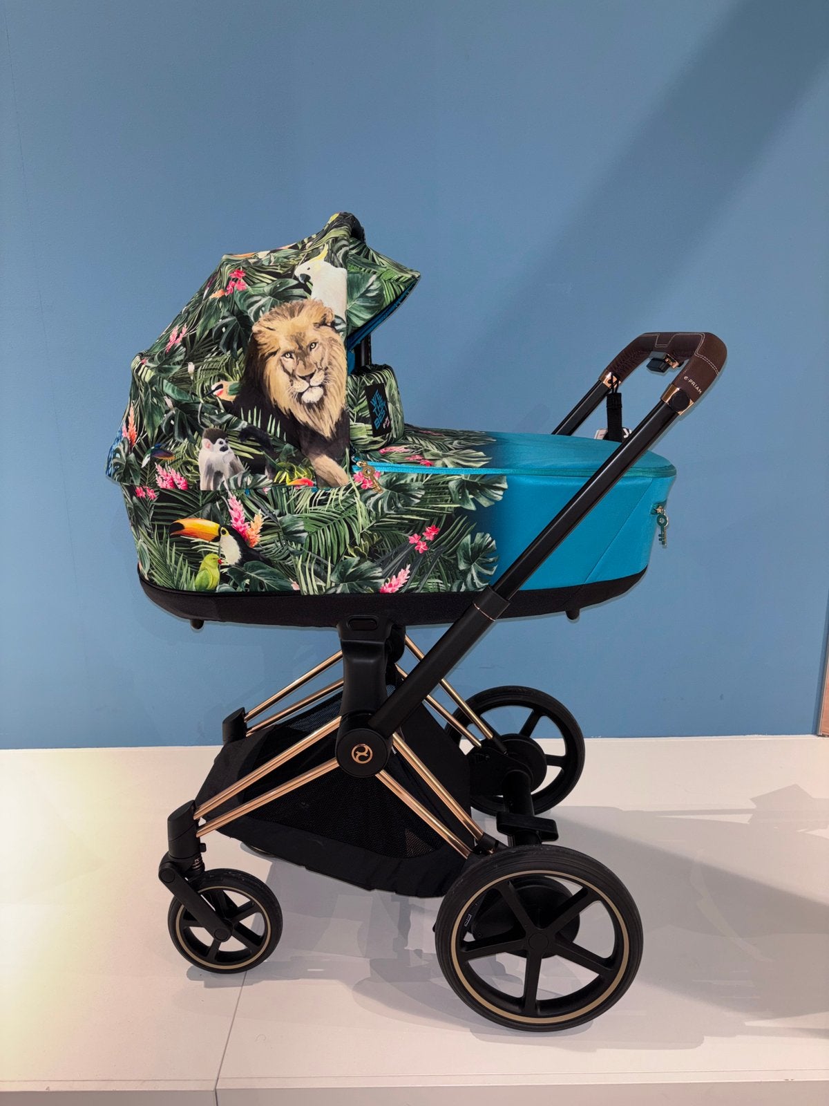 Cybex E-Priam 4 met “We the best” reiswieg en groen zitje., Ophalen, Nieuw