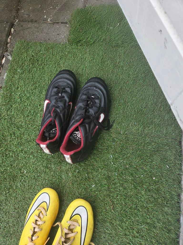 Zwarte Nike voetbalschoenen, Maat XS of kleiner, Ophalen of Verzenden, Schoenen