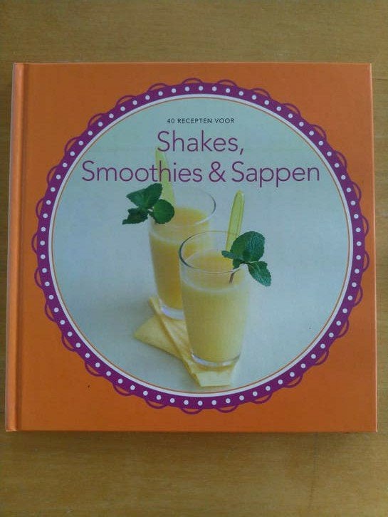Shakes, Smoothies & Sappen (40 recepten) kookboek, Boeken, Ophalen of Verzenden, Zo goed als nieuw