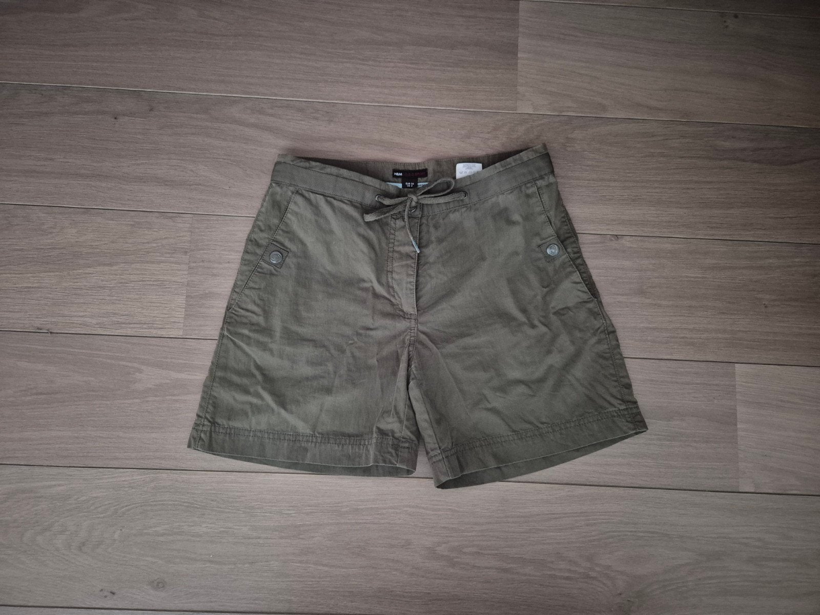 H&M LOGG Sports korte broek chino groen mt 34 zgan

Voor mee, Kort, Ophalen of Verzenden, Zo goed als nieuw, Maat 34 (XS) of kleiner