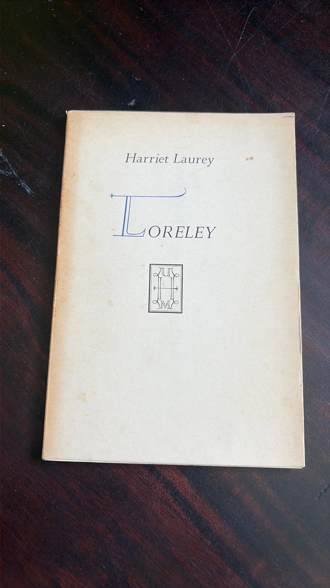 Loreley - Harriet Laurey, Ophalen of Verzenden, Gelezen, Eén auteur