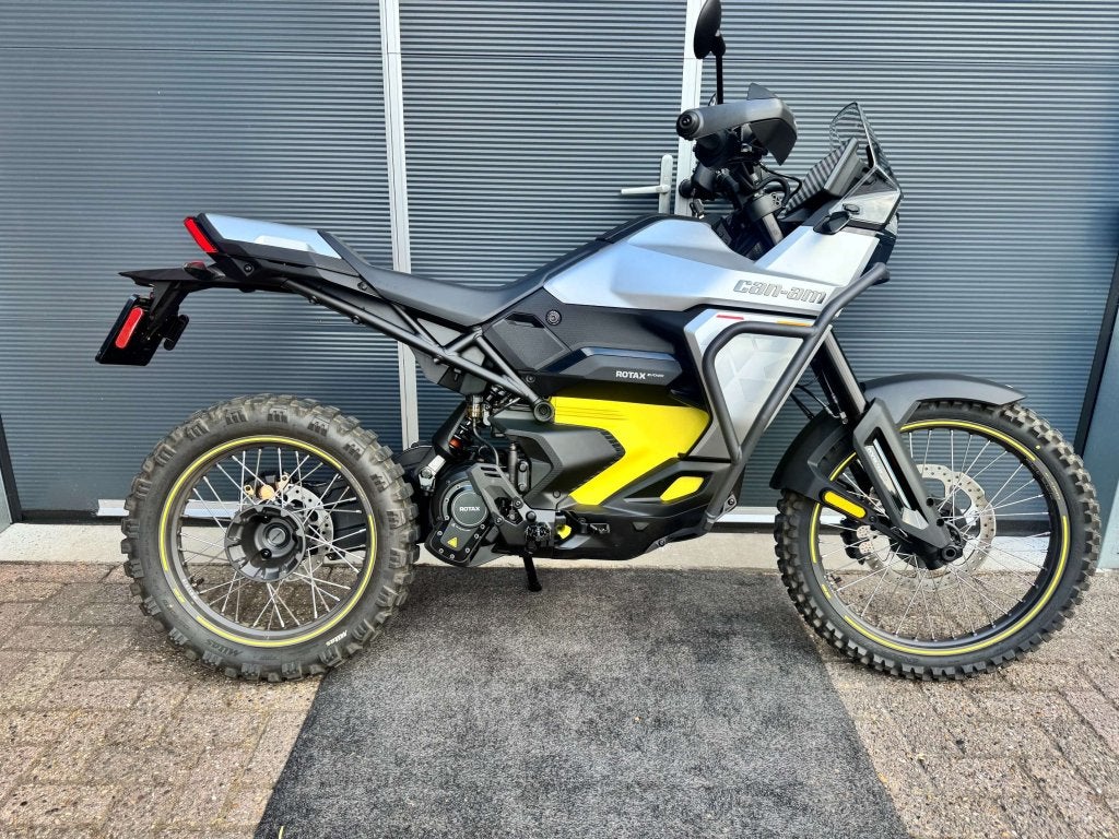 Can-Am Origin Sterling Silver Demo 99km - Full Options, Niet ingevuld, Nieuw, Niet ingevuld, Traction Control