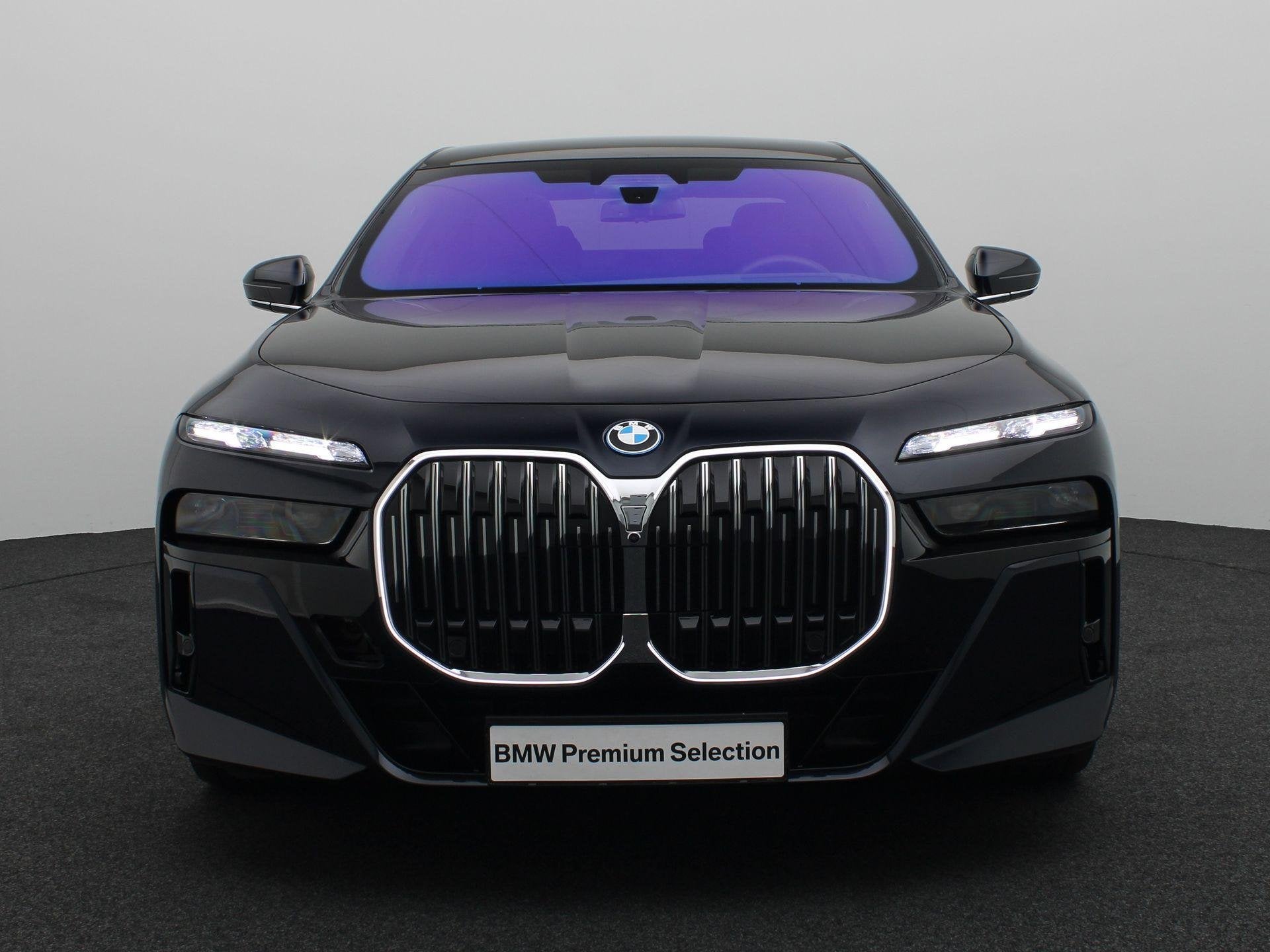 BMW 7 Serie Sedan 750e xDrive M Sportpakket | BMW Individual, Auto's, Automaat, Stof, Gebruikt, Zwart