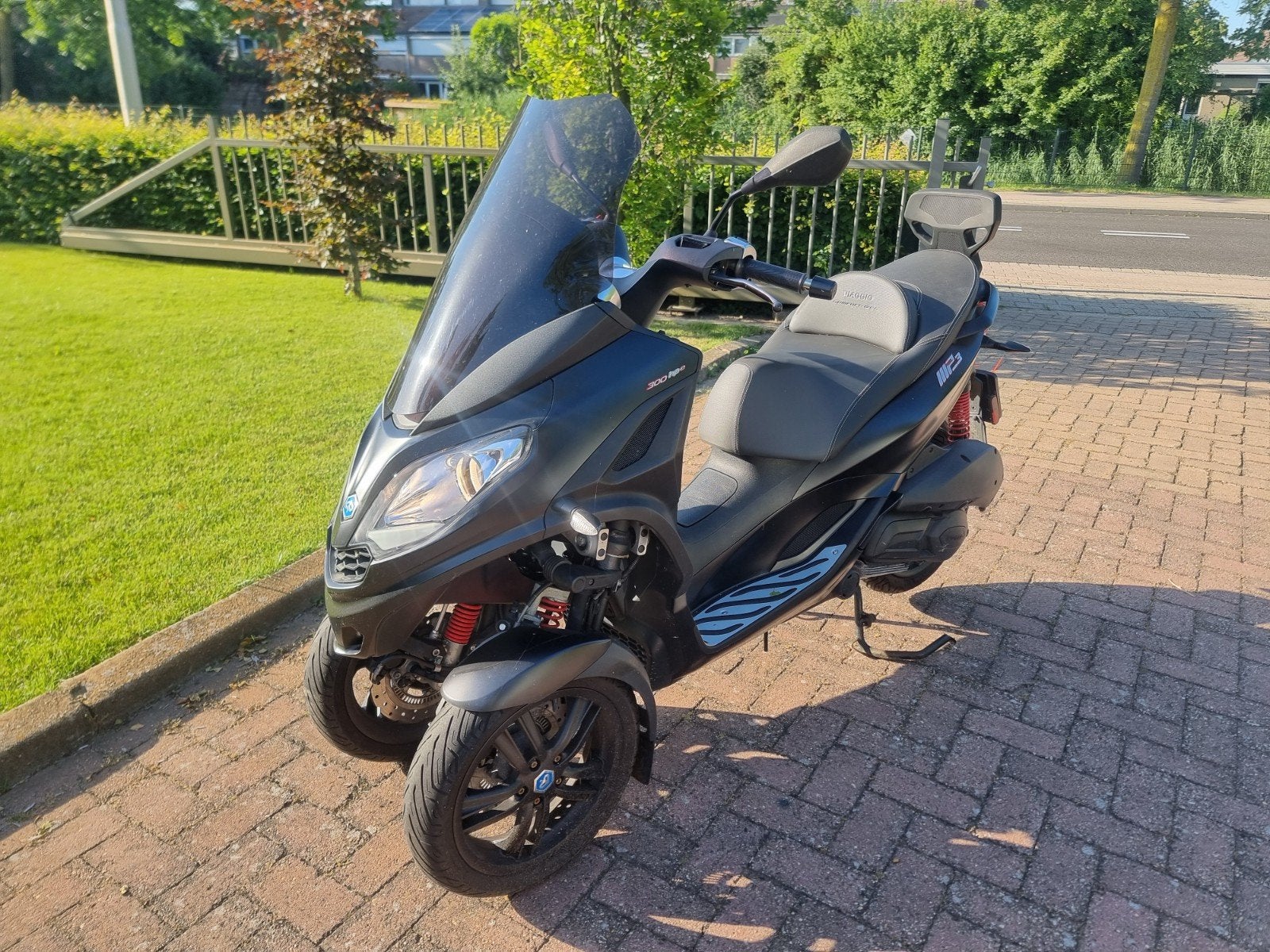 Piaggio MP3 300 HPE Sport mat zwart 17dkm btw er, Motoren, Motoren | Piaggio, Bedrijf, Scooter