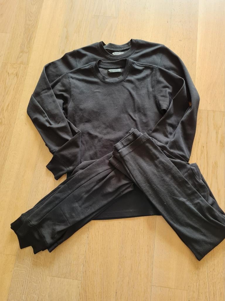 Thermoset: 2 shirts (9/10) & 2 leggings (7/8, 143/152, Ophalen of Verzenden, Gebruikt, Campri, Decathlon, Jongen of Meisje