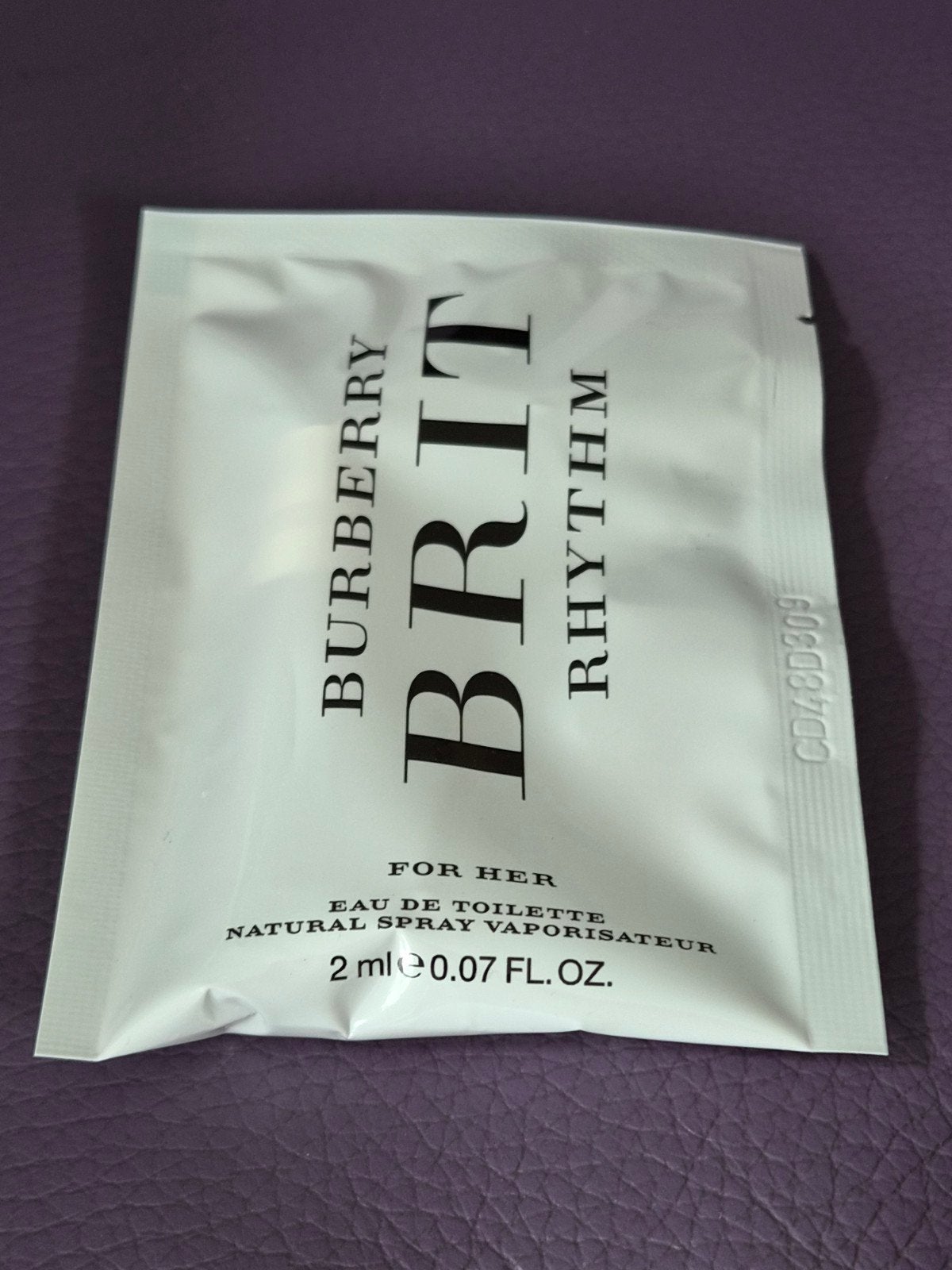 Burberry Brit Rhythm Eau de Toilette - 2ml sample, Sieraden, Tassen en Uiterlijk, Uiterlijk | Parfum, Verzenden, Nieuw