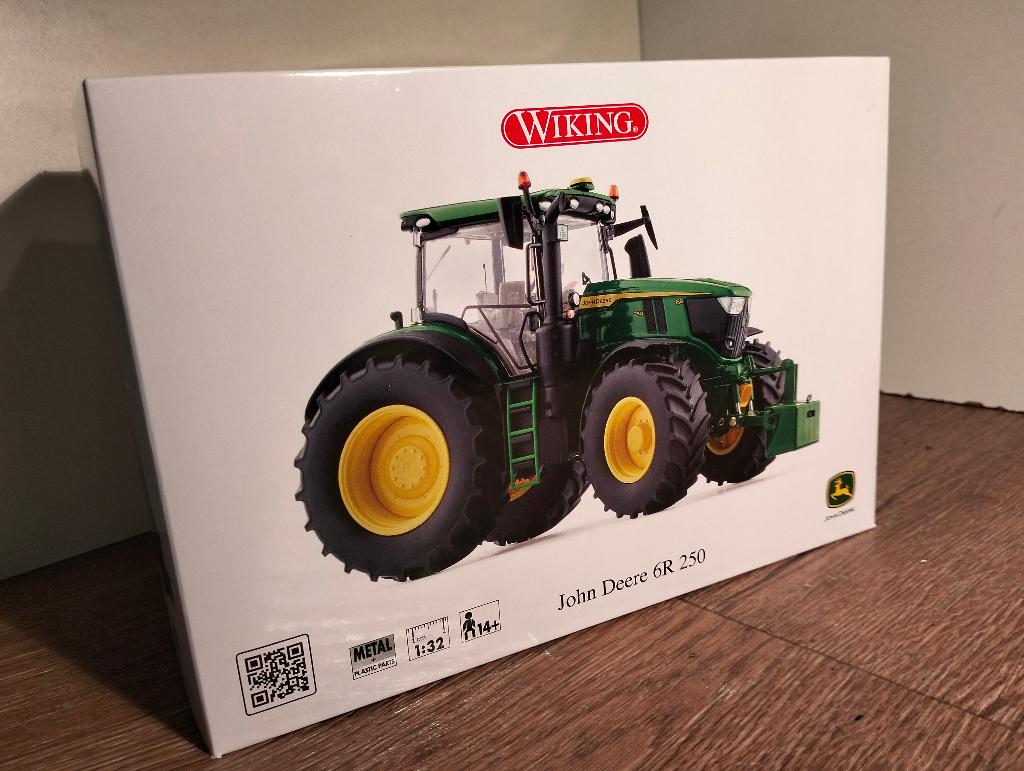 Te koop Wiking John Deere 6R 250., Ophalen of Verzenden, Nieuw, Tractor of Landbouw, Overige merken