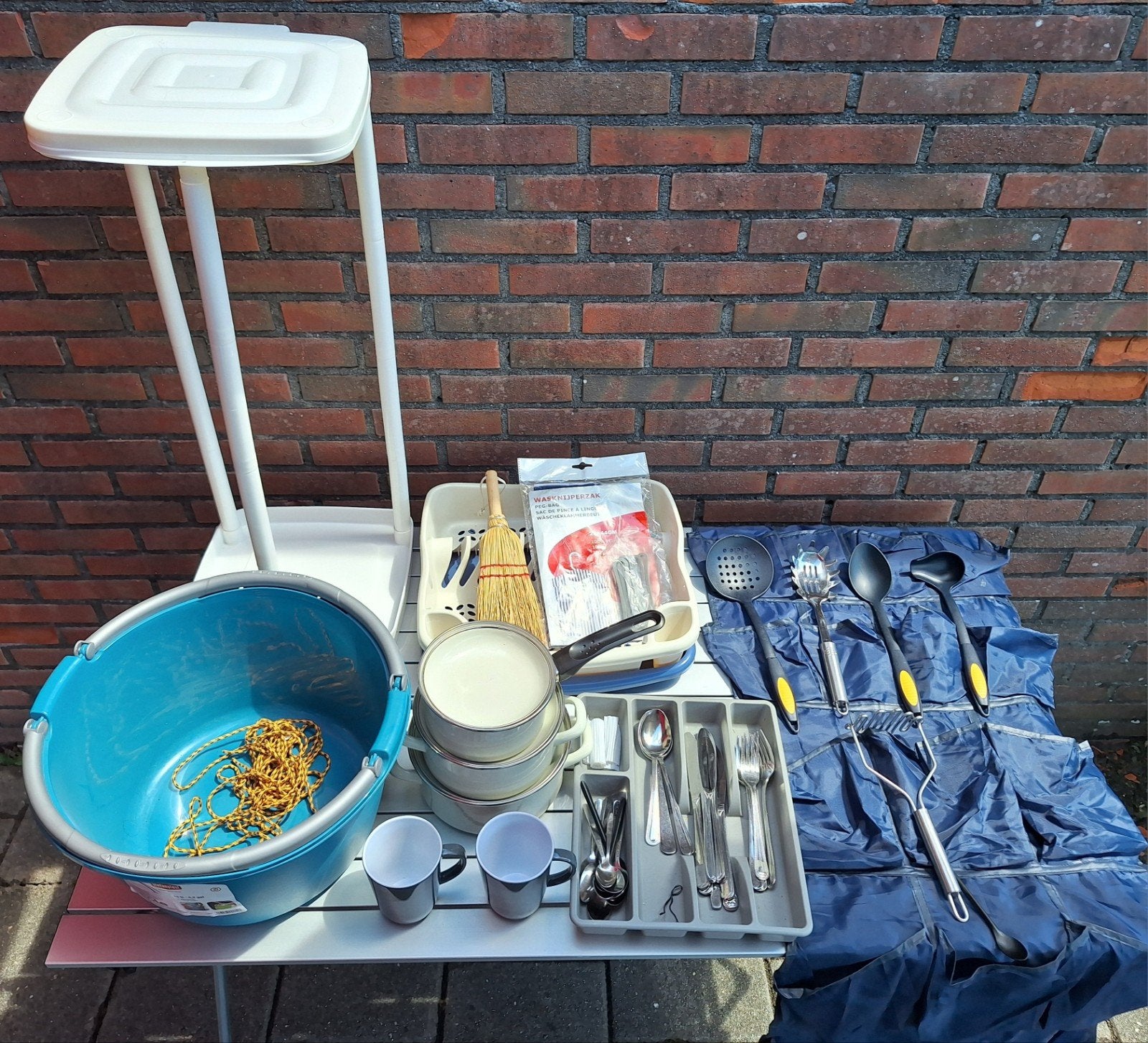 Allerlei kampeerspullen, zie foto's en omschrijving, Ophalen