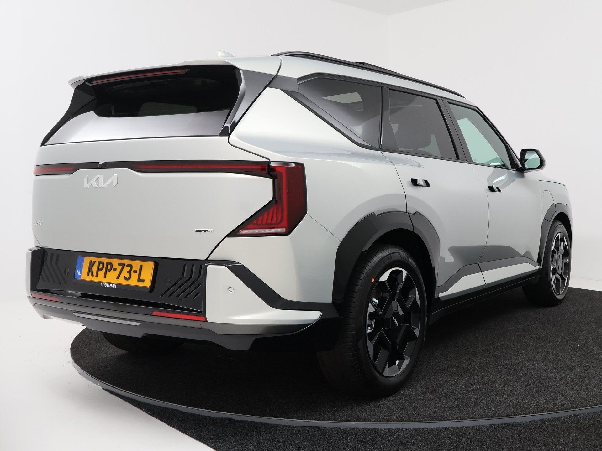 Kia EV5 GT-Line Business Edition 81.4 kWh | Company Car | 10, Auto's, 1992 kg, Lichtsensor, Beige, Grijs