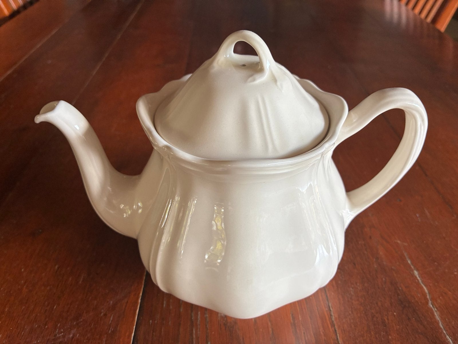 Wedgwood Queens Plain theepot, Huis en Inrichting, Keuken | Servies, Klassiek, Ophalen of Verzenden, Zo goed als nieuw, Theepot